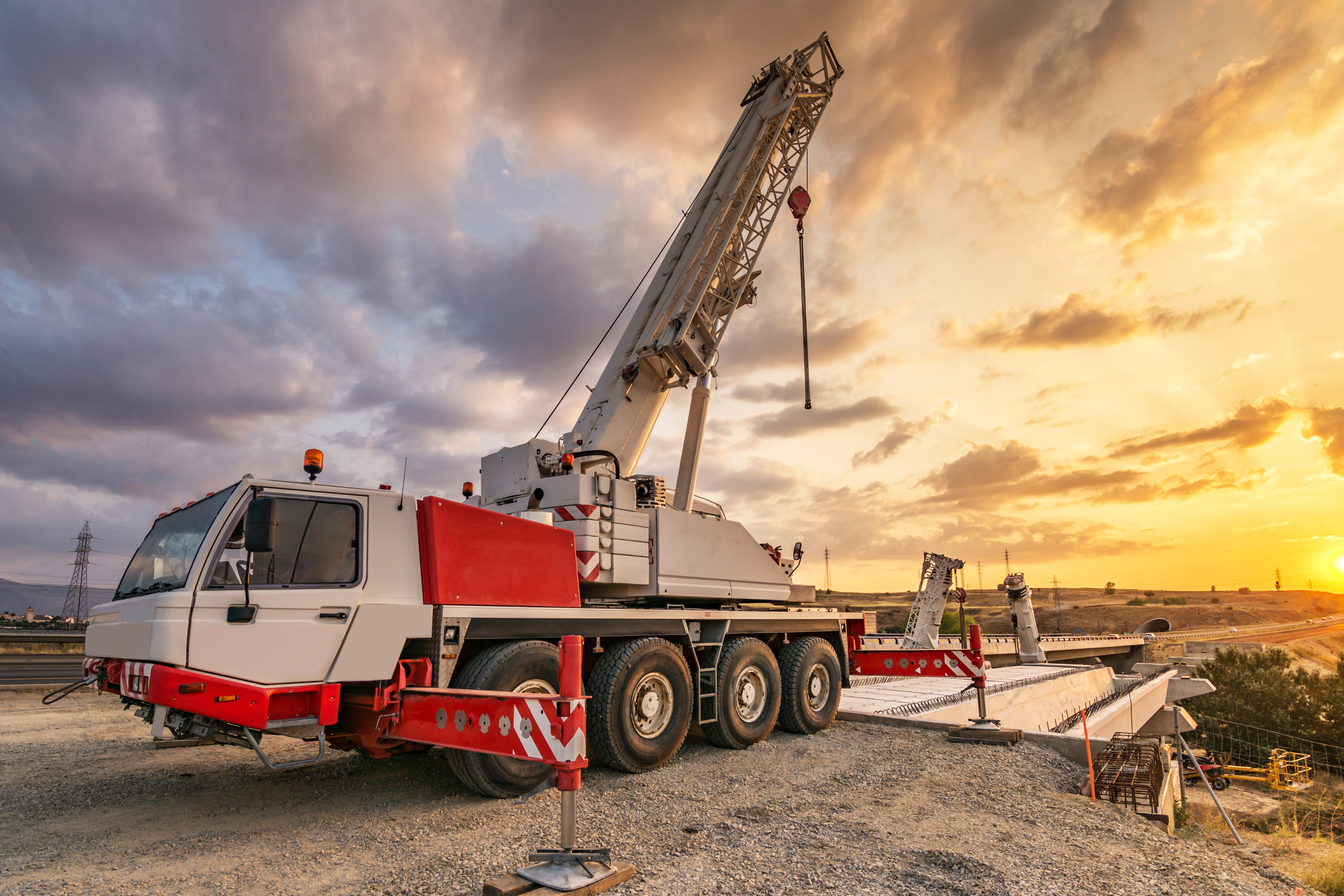 shutterstock_1244100796 MOBILE CRANE TPMS